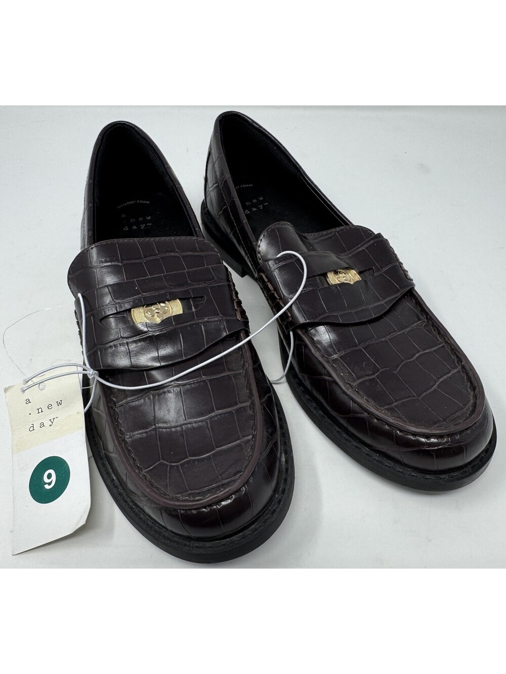 A New Day Womens Phyllis Penny Brown Faux-crocodile Loafers Memory Foam Insole 9